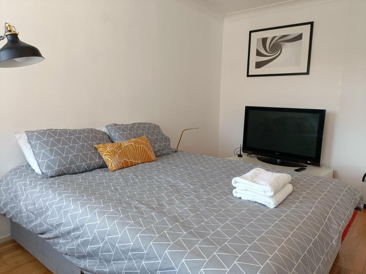 2 Bed Functional House Close To Manor Park Train Station Londýn Exteriér fotografie