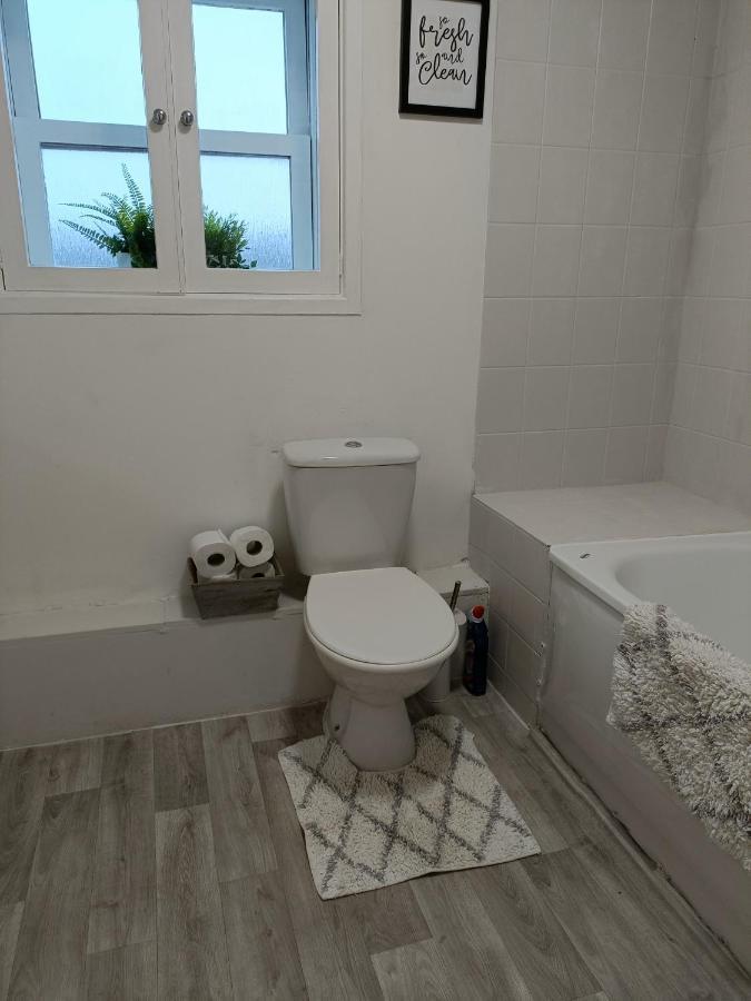2 Bed Functional House Close To Manor Park Train Station Londýn Exteriér fotografie