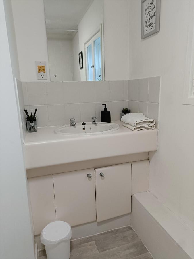 2 Bed Functional House Close To Manor Park Train Station Londýn Exteriér fotografie