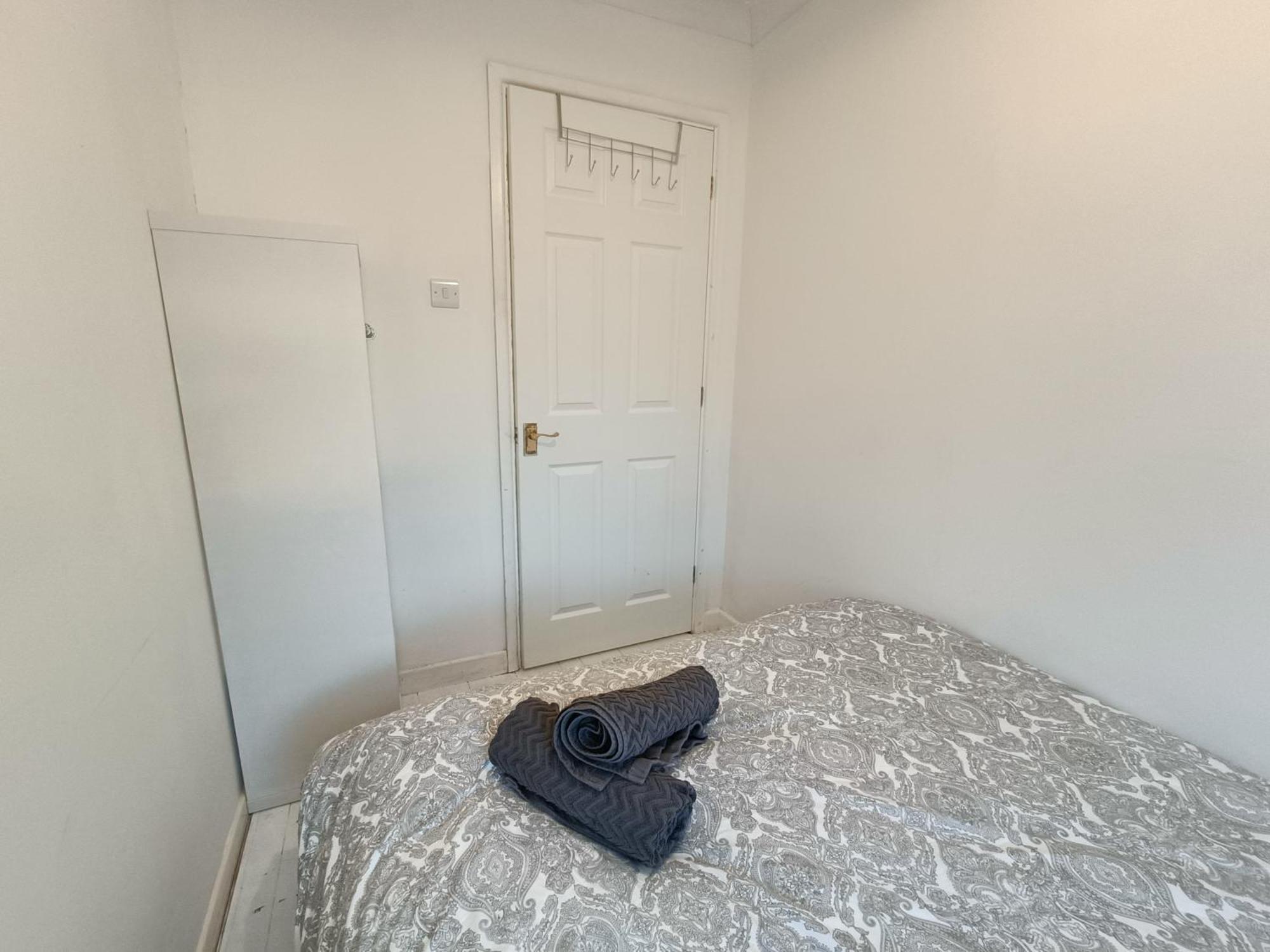 2 Bed Functional House Close To Manor Park Train Station Londýn Exteriér fotografie